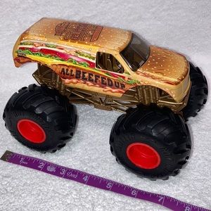 2015 hotwheels monster truck all beefed up 1:24 scale 7”